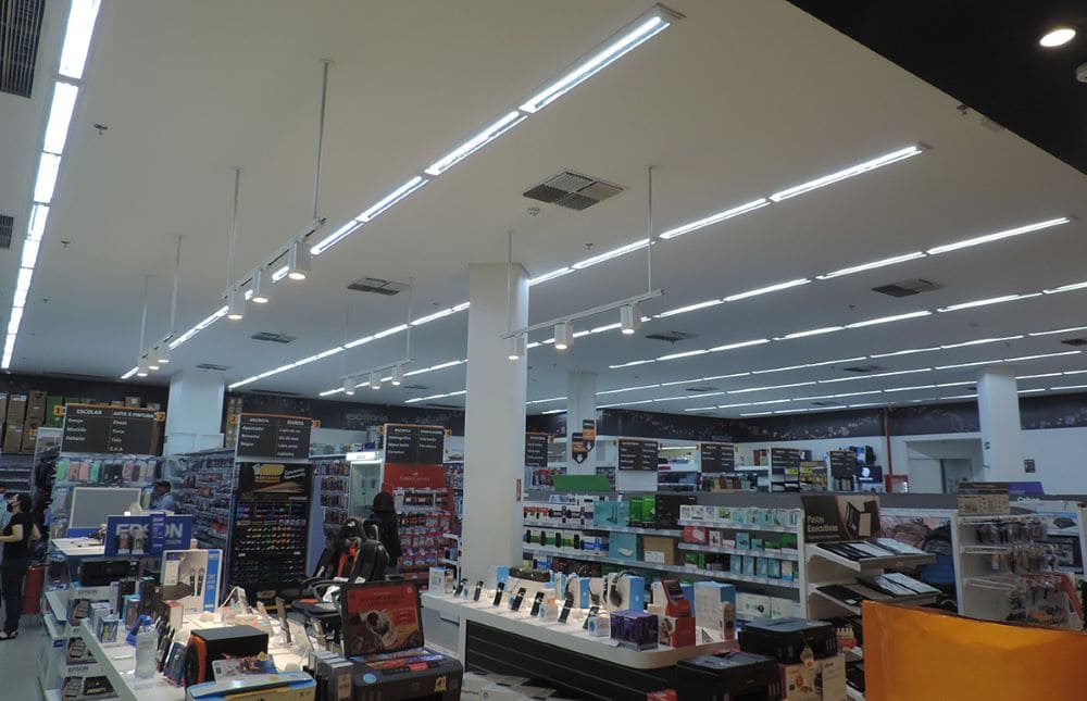 Altera&ccedil;&atilde;o da cor da luz da lumin&aacute;ria