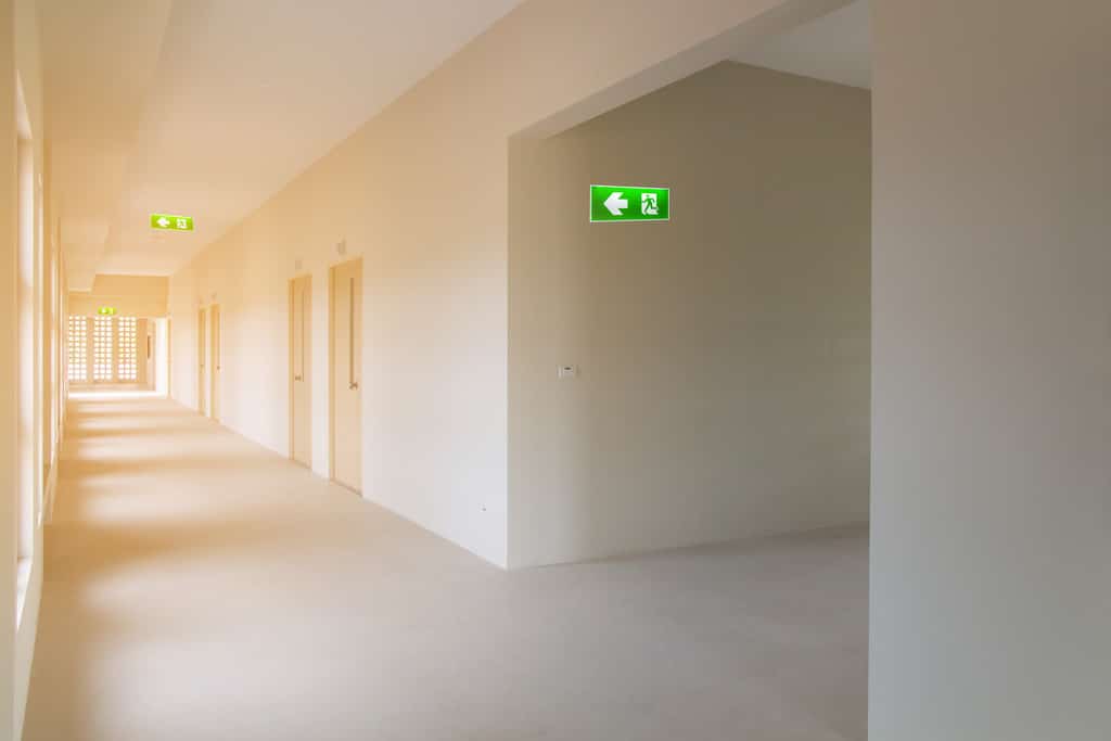 Quais os tipos de ilumina&ccedil;&atilde;o de emerg&ecirc;ncia