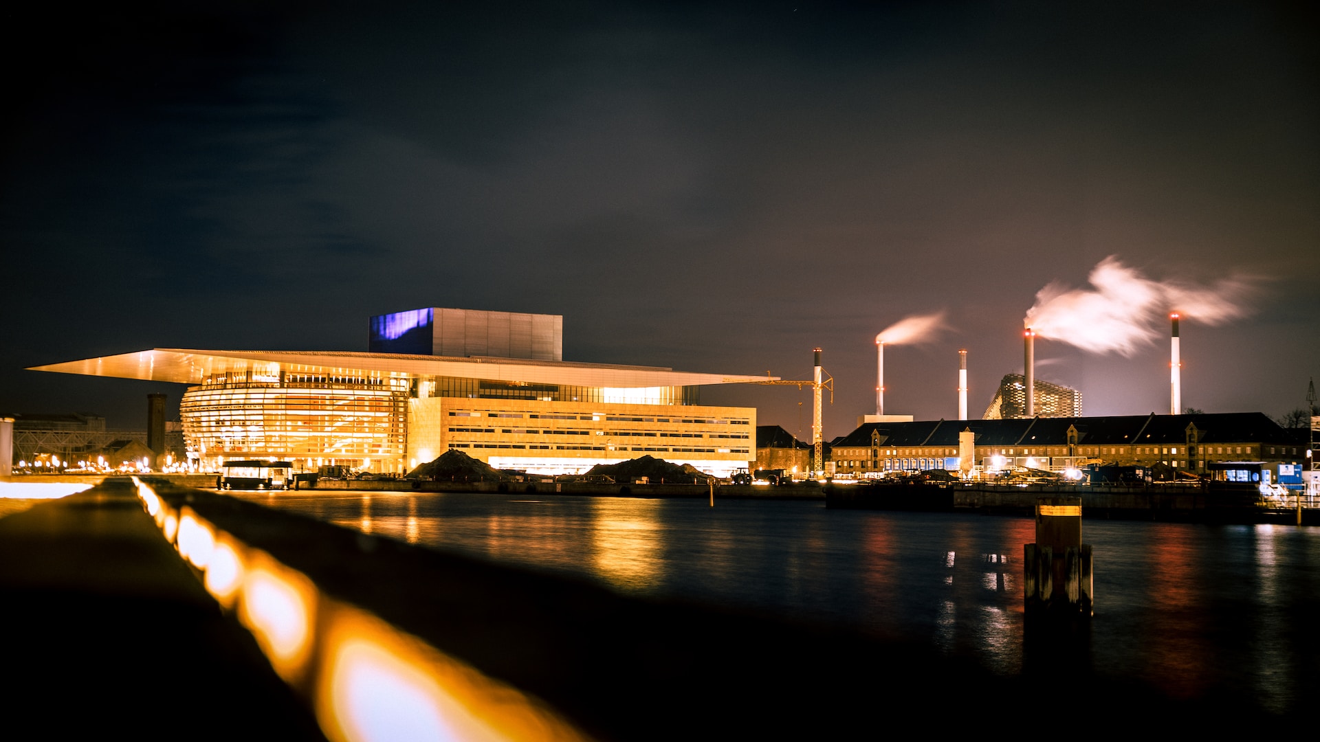 Pense em como a ilumina&ccedil;&atilde;o vai aumentar a seguran&ccedil;a do local