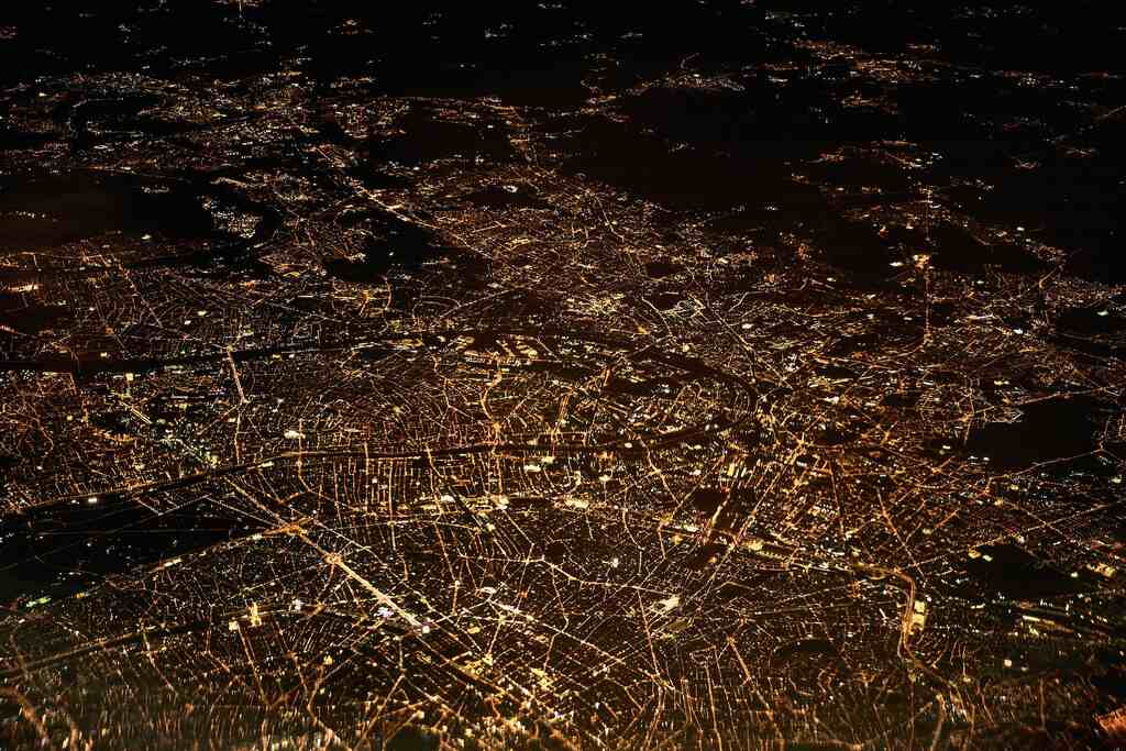 Quem &eacute; o respons&aacute;vel pela ilumina&ccedil;&atilde;o urbana?