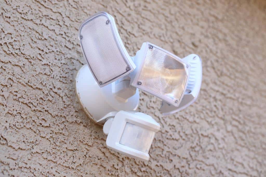 Sensores de presen&ccedil;a infravermelho